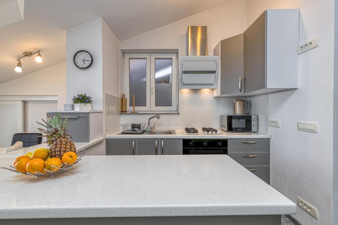 Enjoy At L&C Apartman Rovinj Kültér fotó