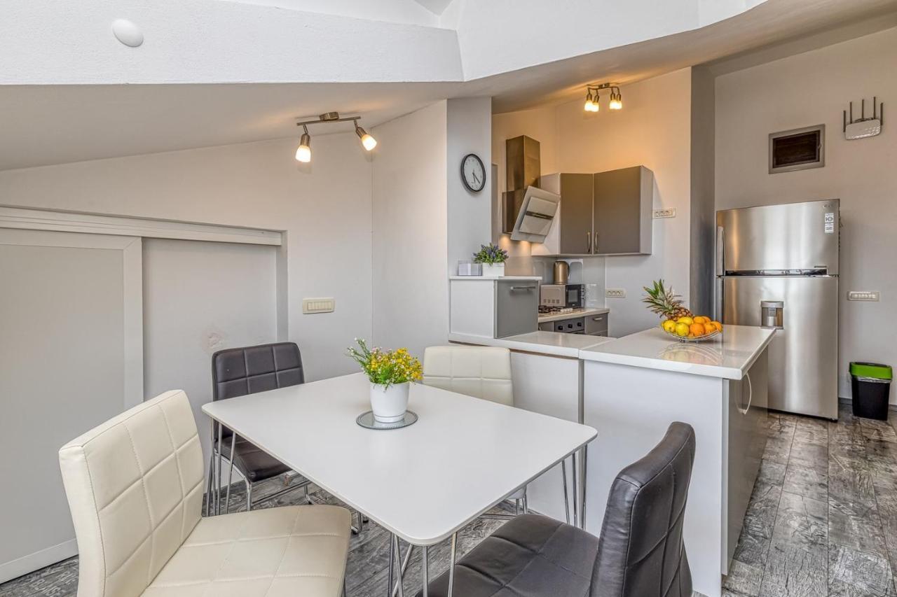 Enjoy At L&C Apartman Rovinj Kültér fotó