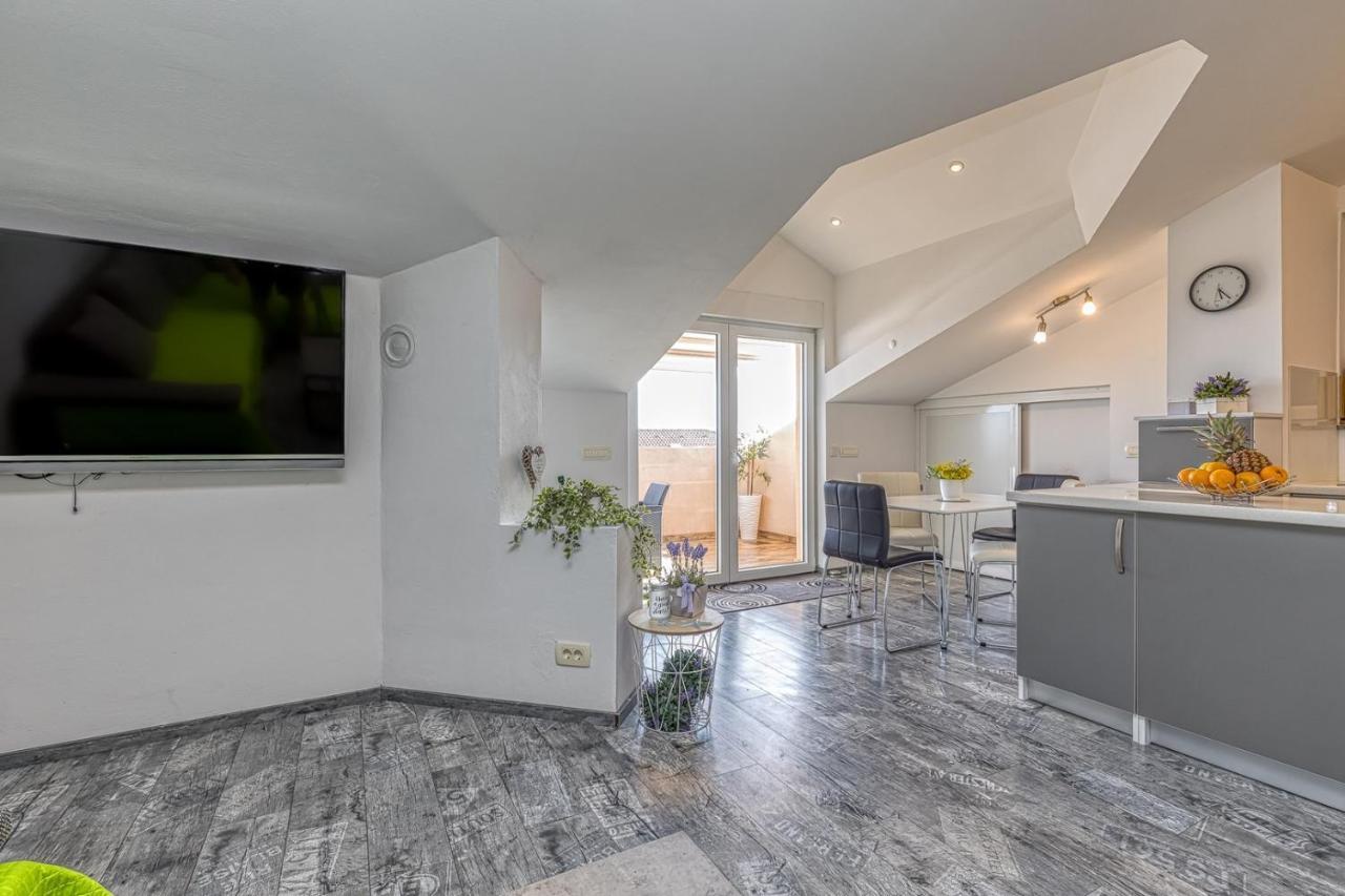 Enjoy At L&C Apartman Rovinj Kültér fotó